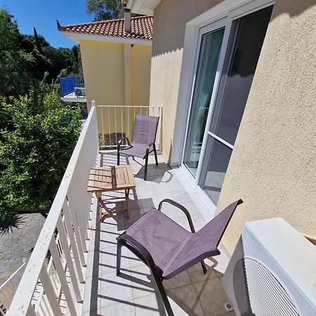 Skala - - Sleeps 7 - Parking - Garden *