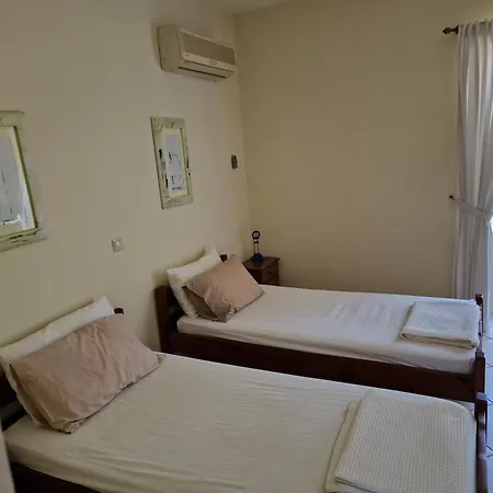 Skala - - Sleeps 7 - Parking - Garden Villa *