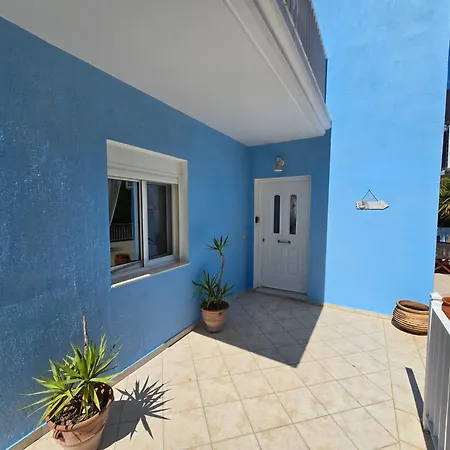 Skala - - Sleeps 7 - Parking - Garden