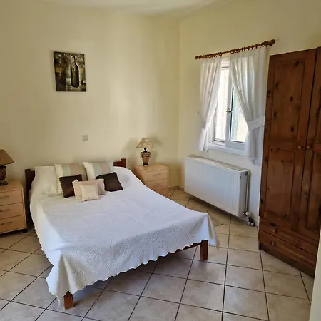 Skala - - Sleeps 7 - Parking - Garden Villa *
